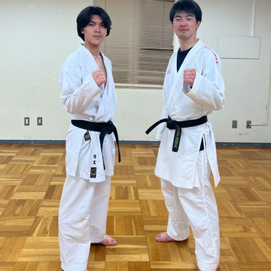 日野市 空手道場 誠空館の2名の男性指導員